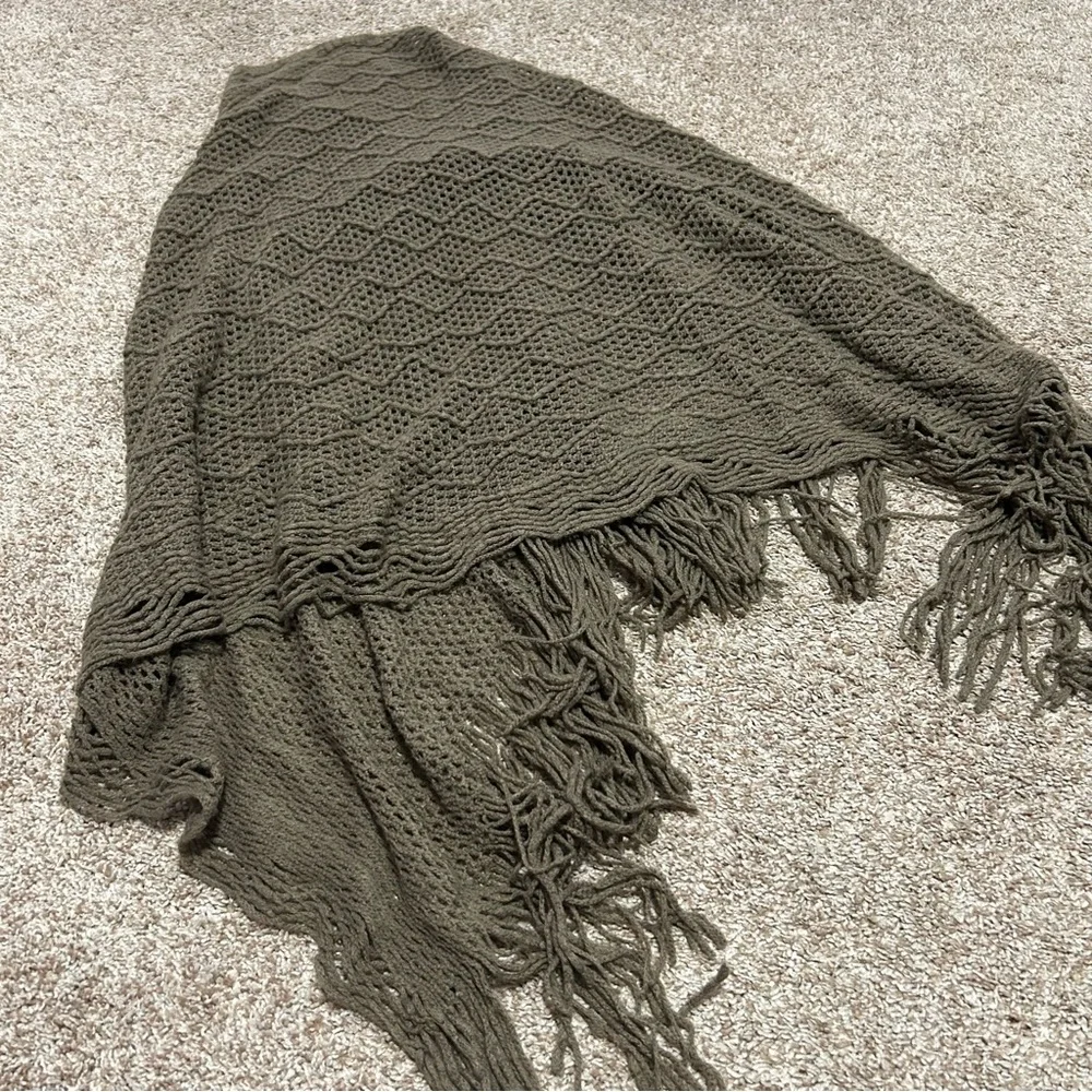 Versona Knit Fringe Poncho Scarf Shawl Light Brown Beige Olive